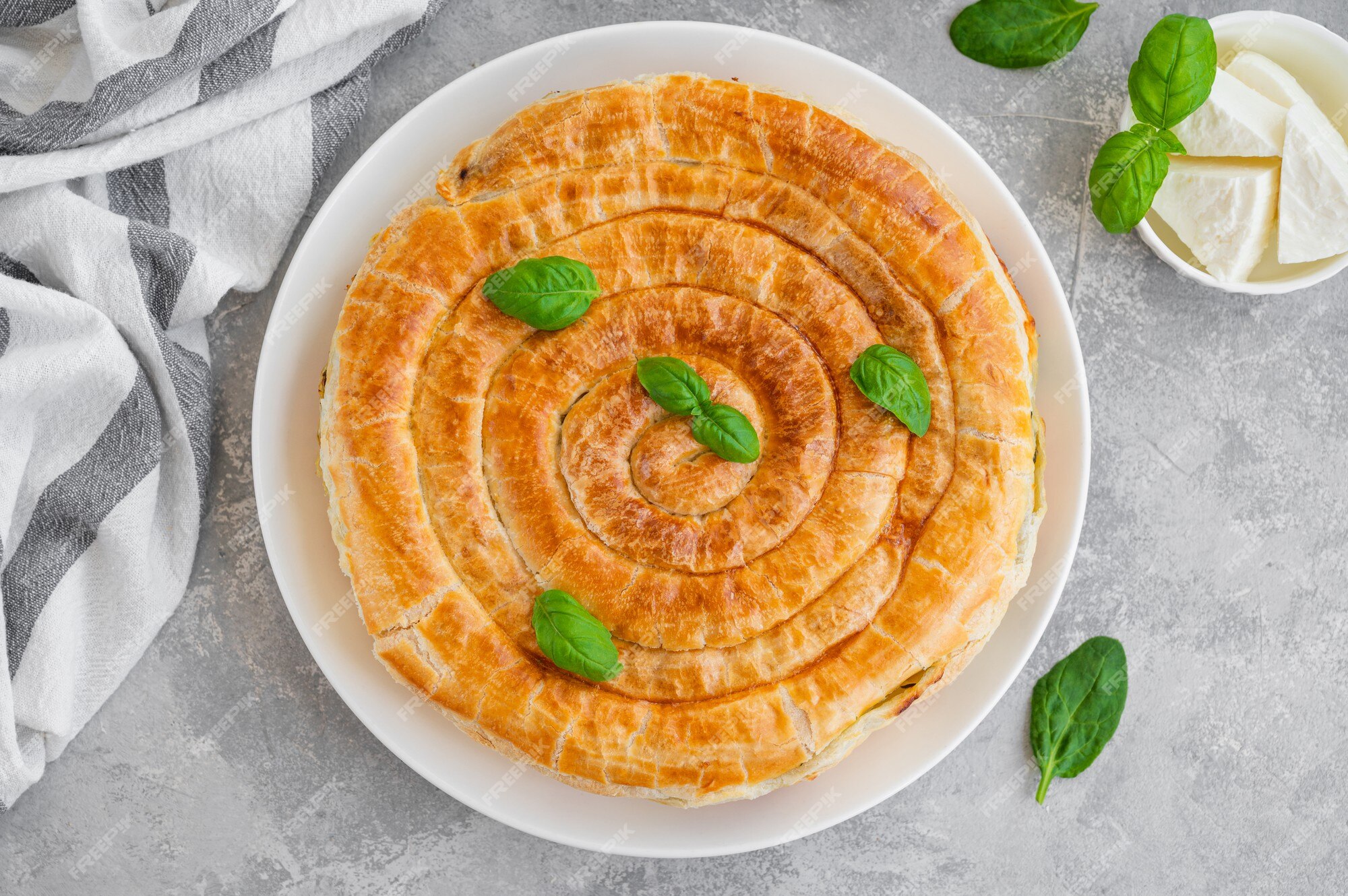 Sade Börek | Çenberlitaş Börekçisi